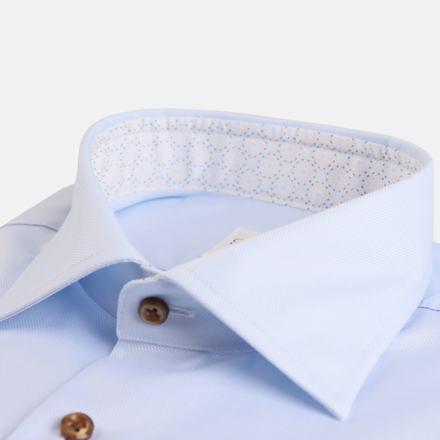 Struktur vævet skjorte med kontrast