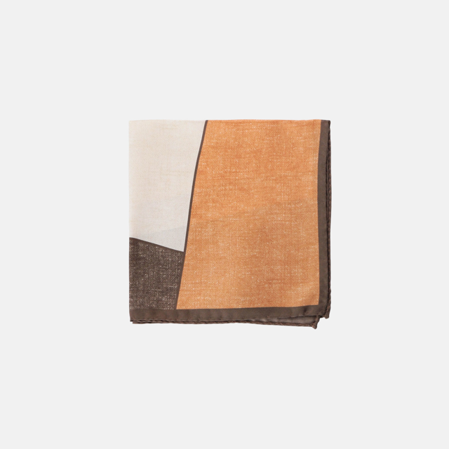 Silke pochette med grafisk mønster